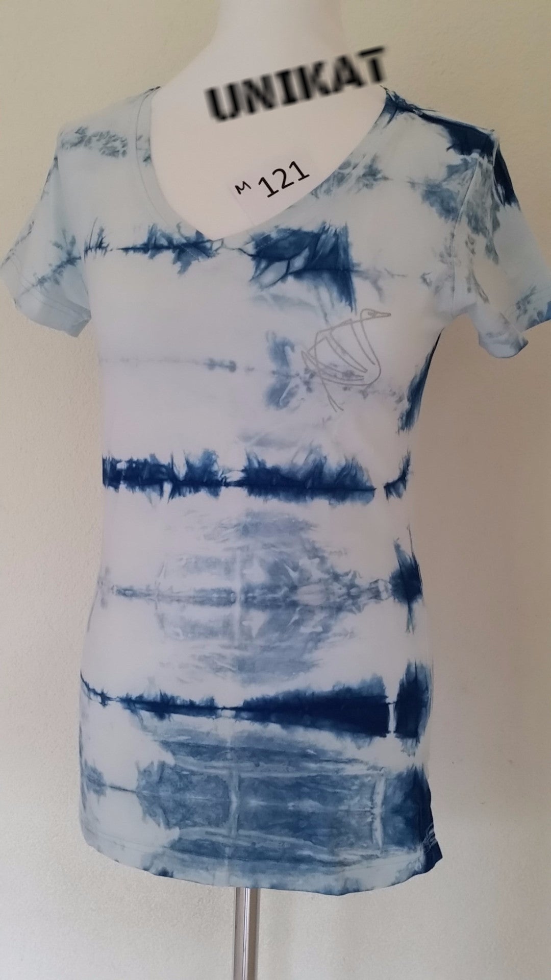 INVIERNO EN EL LAGO,  MEDIUM 121, Indigo Collection